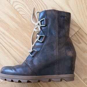 Sorel Women's Dark Brown Lace Up Wedge Boots